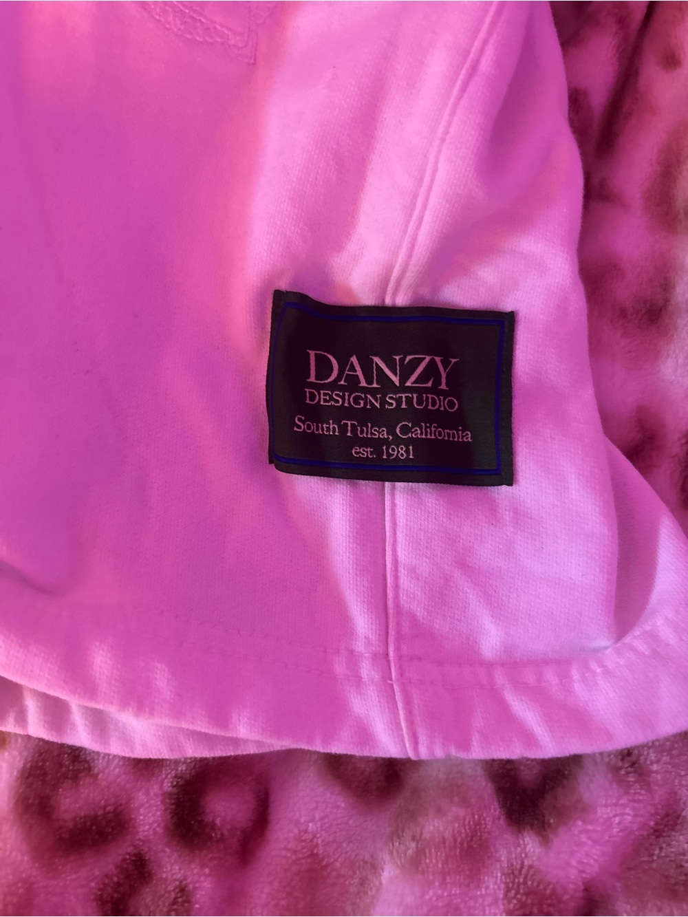 WHITE danzy drawsrting shorts! - Picture 3 of 4